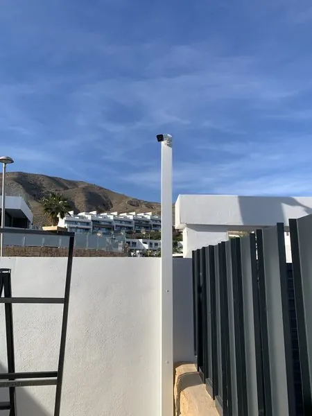 Cámara en mástil con vistas Costa Blanca